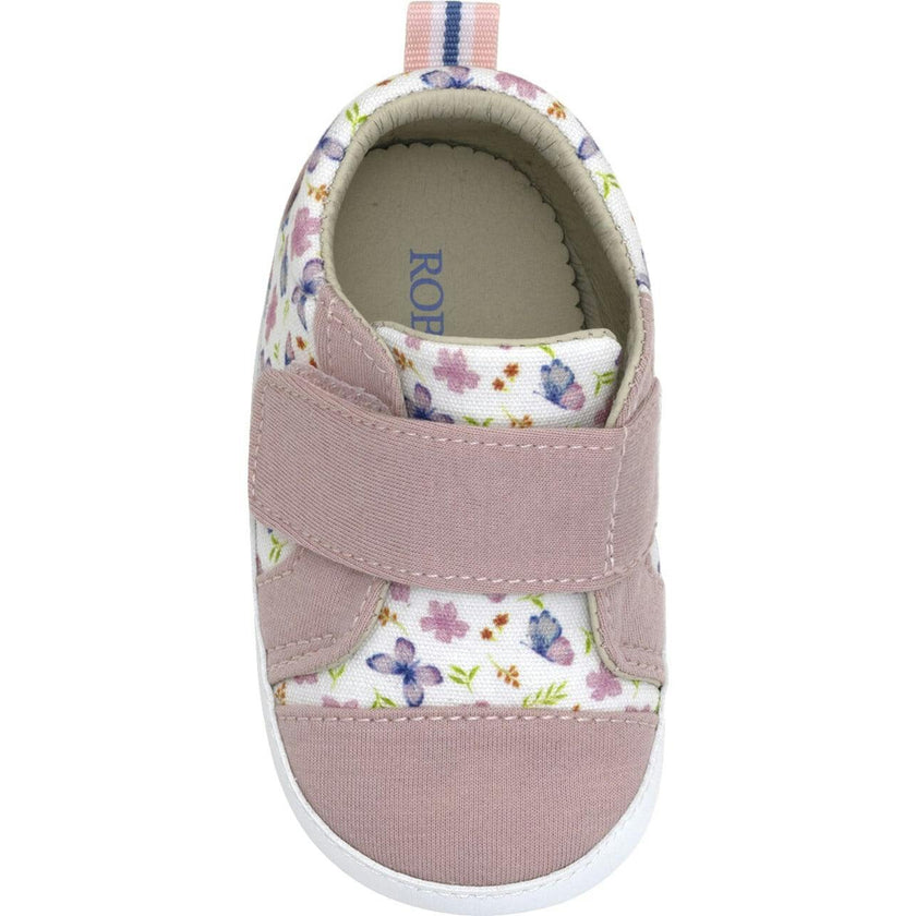 Rina First Kicks in Pink