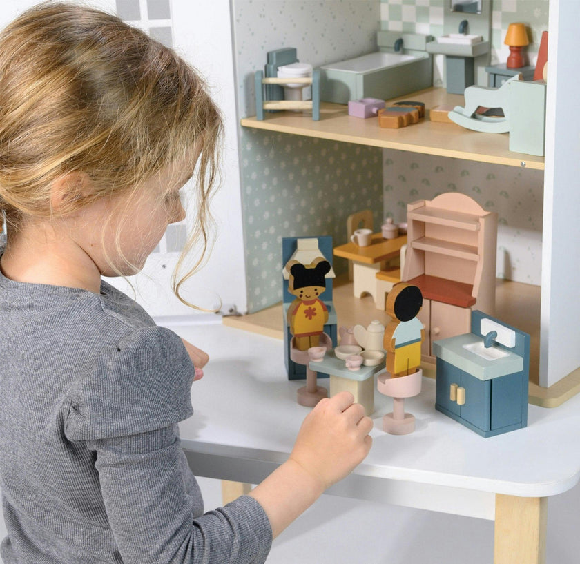 Willow Dolls House