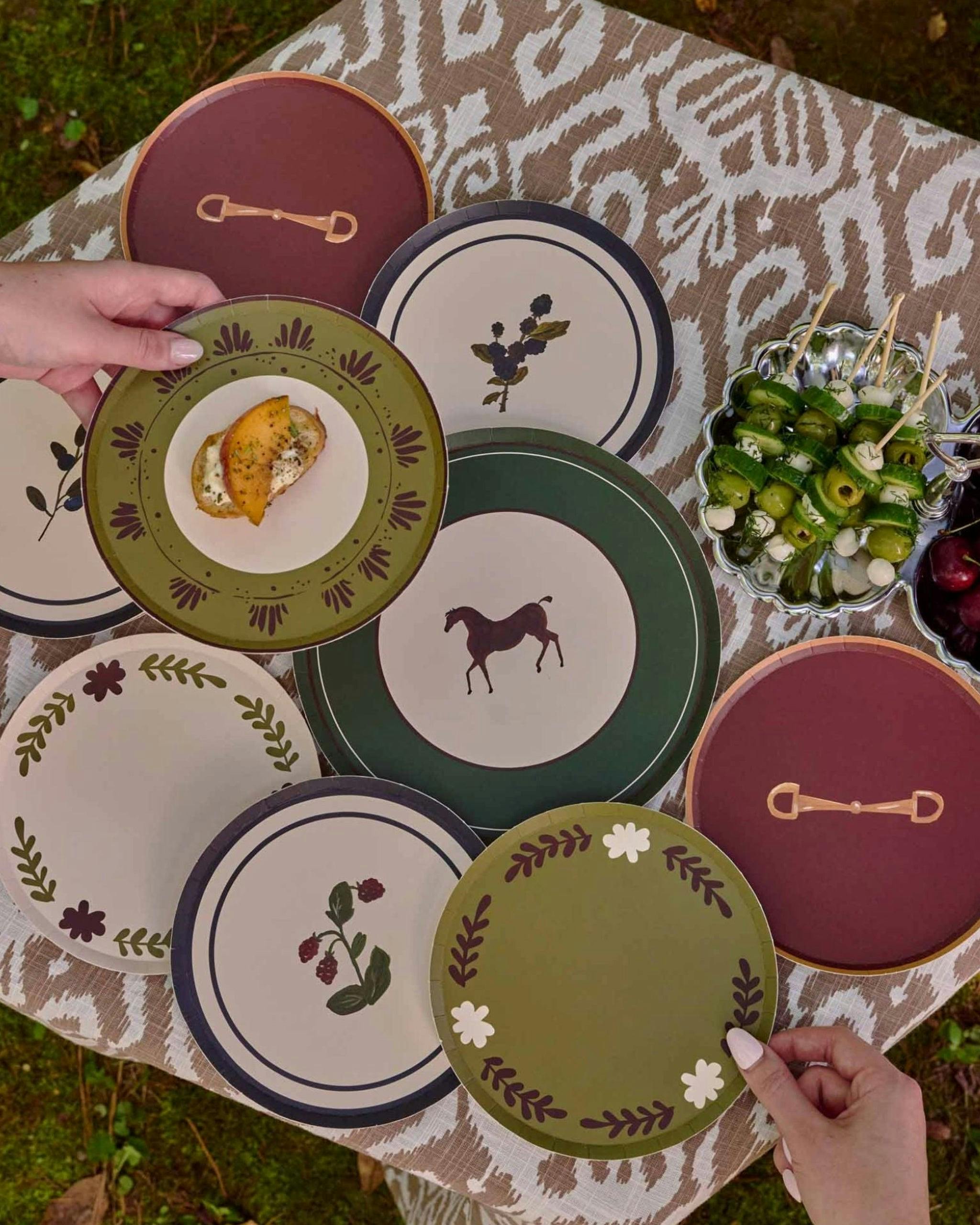 Botanica Hors d'Oeuvres Plate Set - Blackberry
