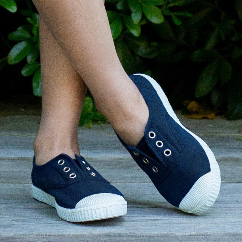 Hampton Canvas Plum Plimsolls in Navy