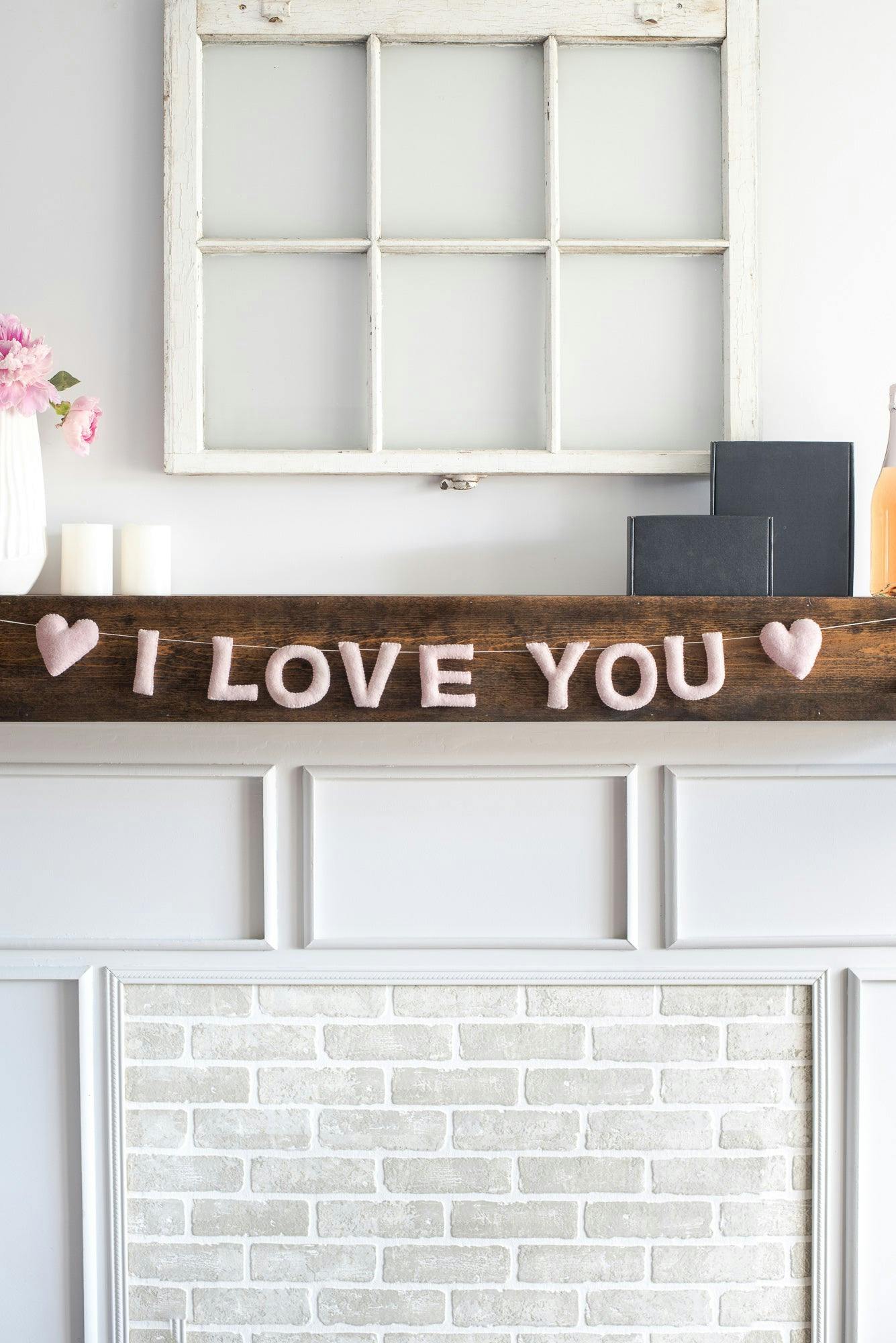 I Love You Garland (Pink)