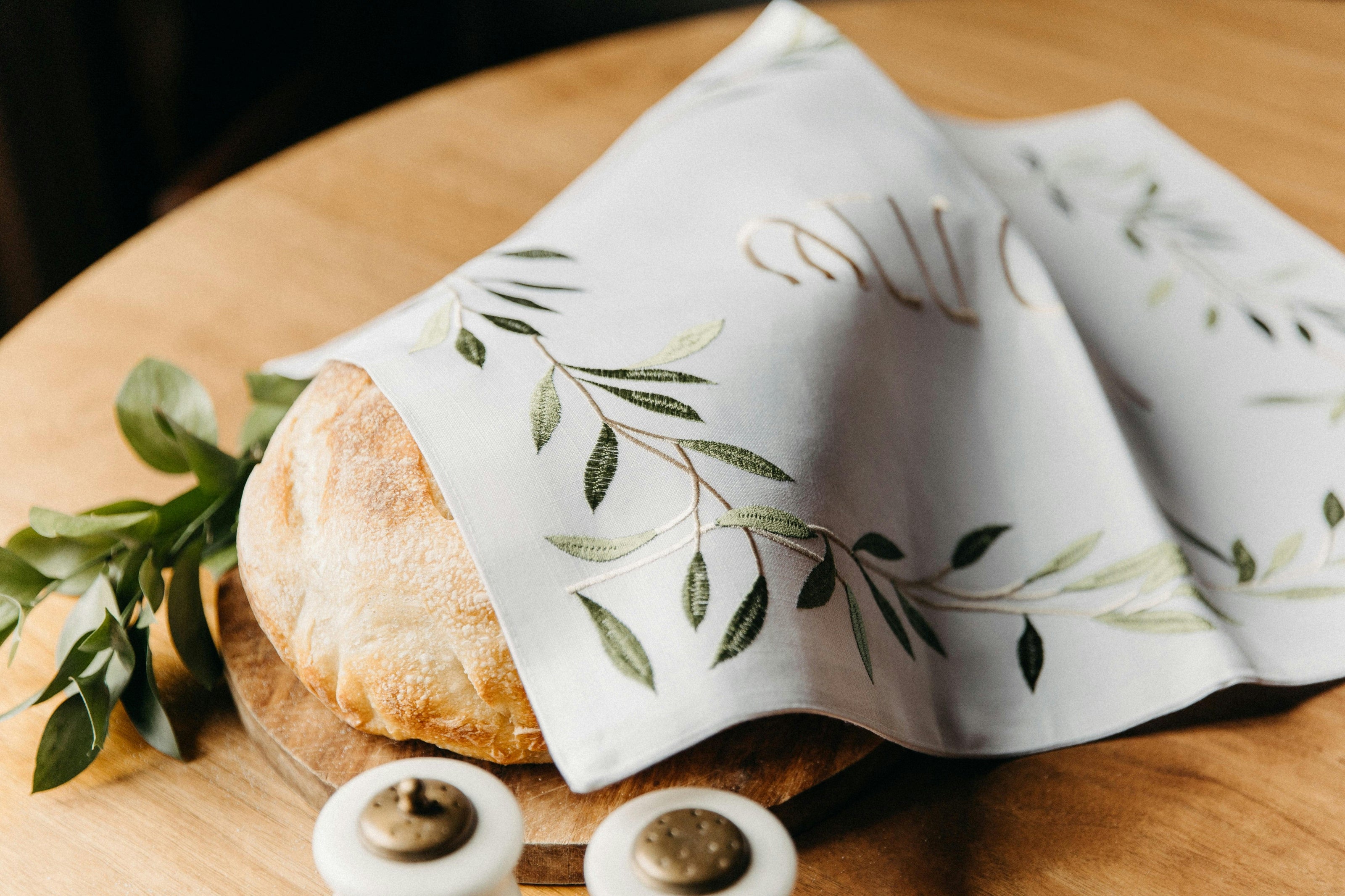 Green Wreath Challah Cover