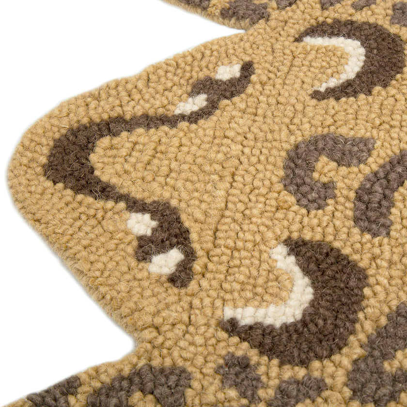 Parker Leopard Shaped Wool Accent Rug (23" x 36")