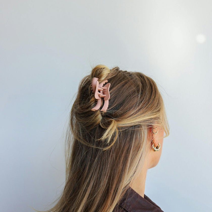 KAXI WAVY MINI HOLD EVERYTHING CLAW