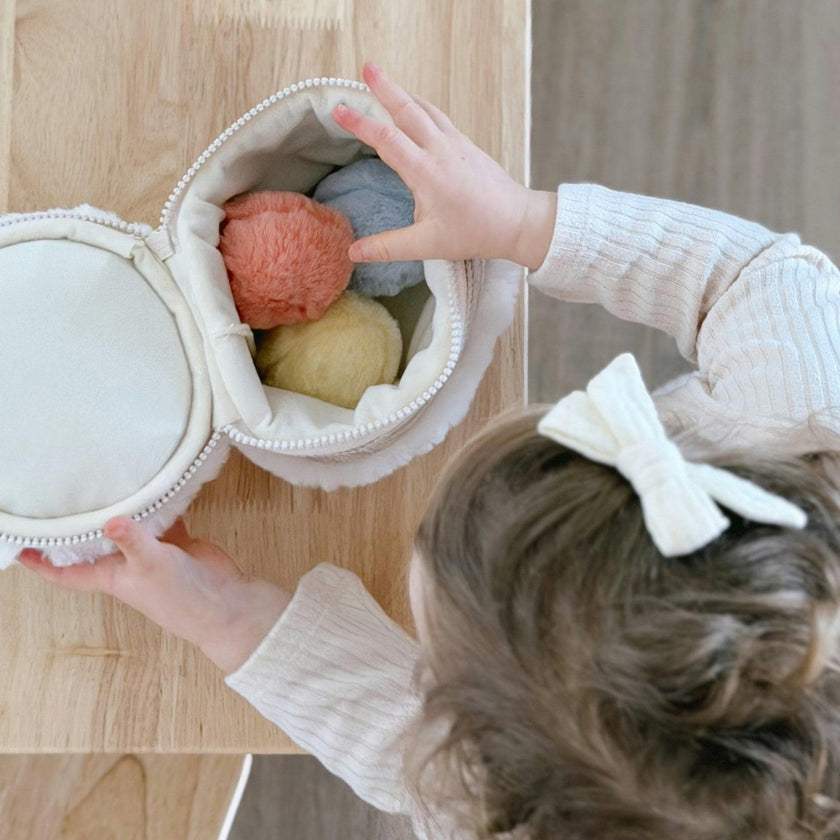 CAKE & TOSS CELEBRATION BIN