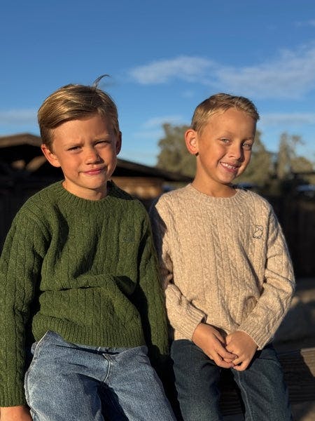 CLASSY beige cable sweater