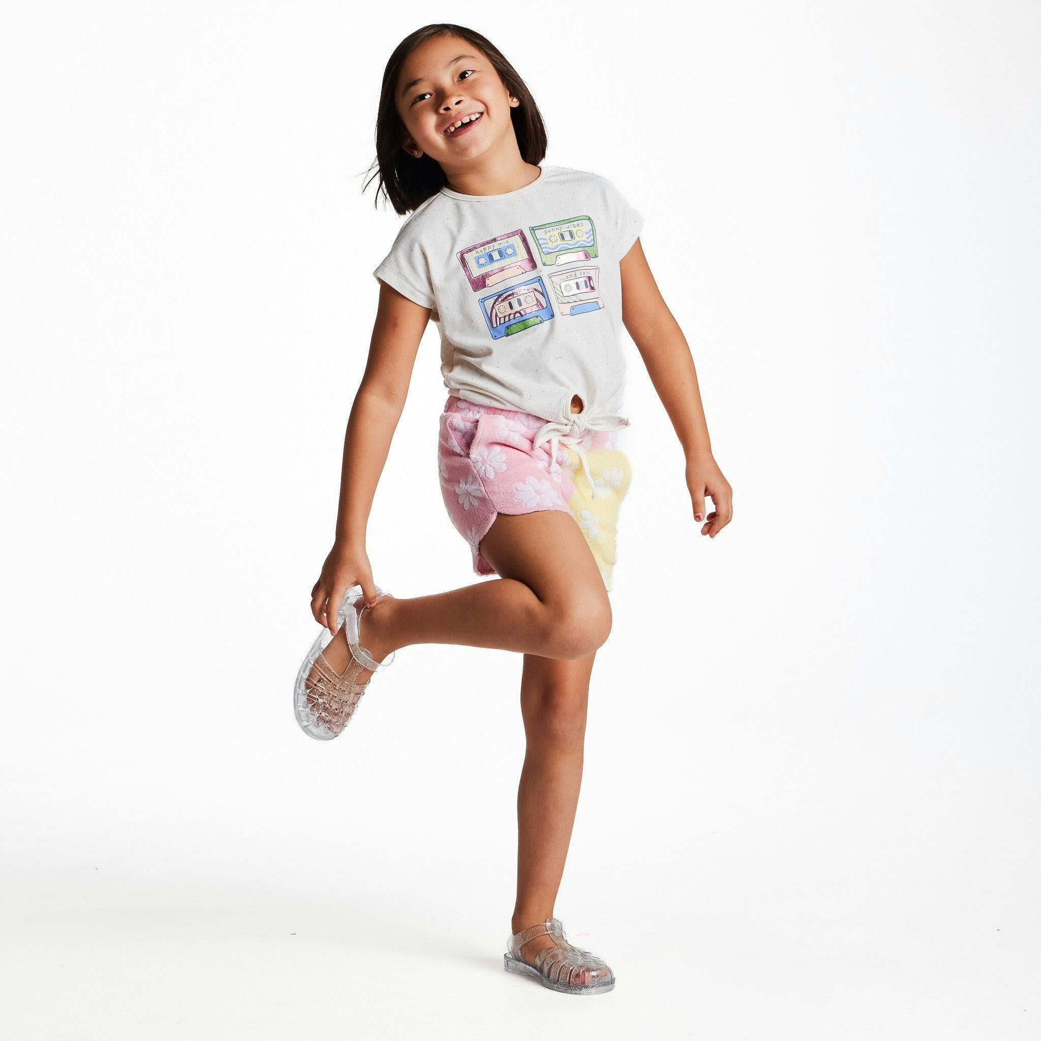 Girls Graphic Tee w. Embroidery & Glitter | White Cassette