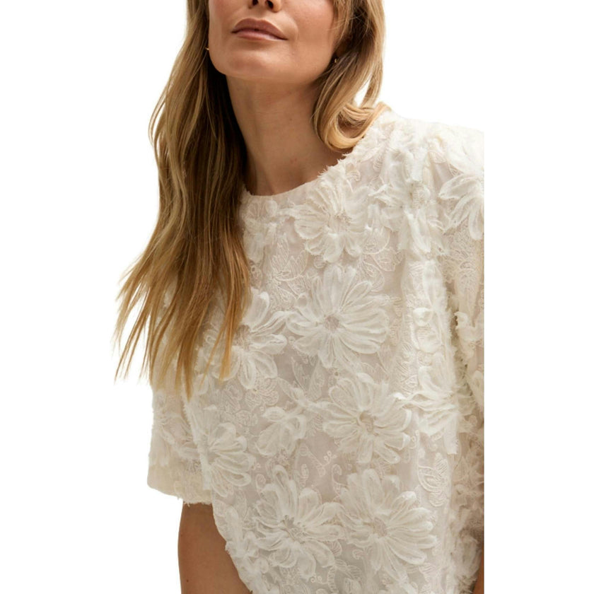 Lotus Ribbon Work Scallop Hem Top