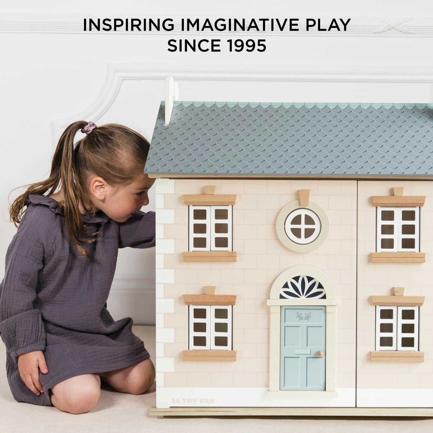 Bay Tree Wooden Dolls House