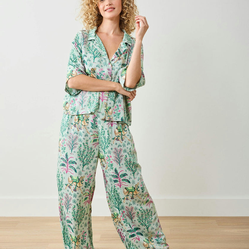 Camel's Courtyard - Eco Satin Wildest Dreams Set - Avocado