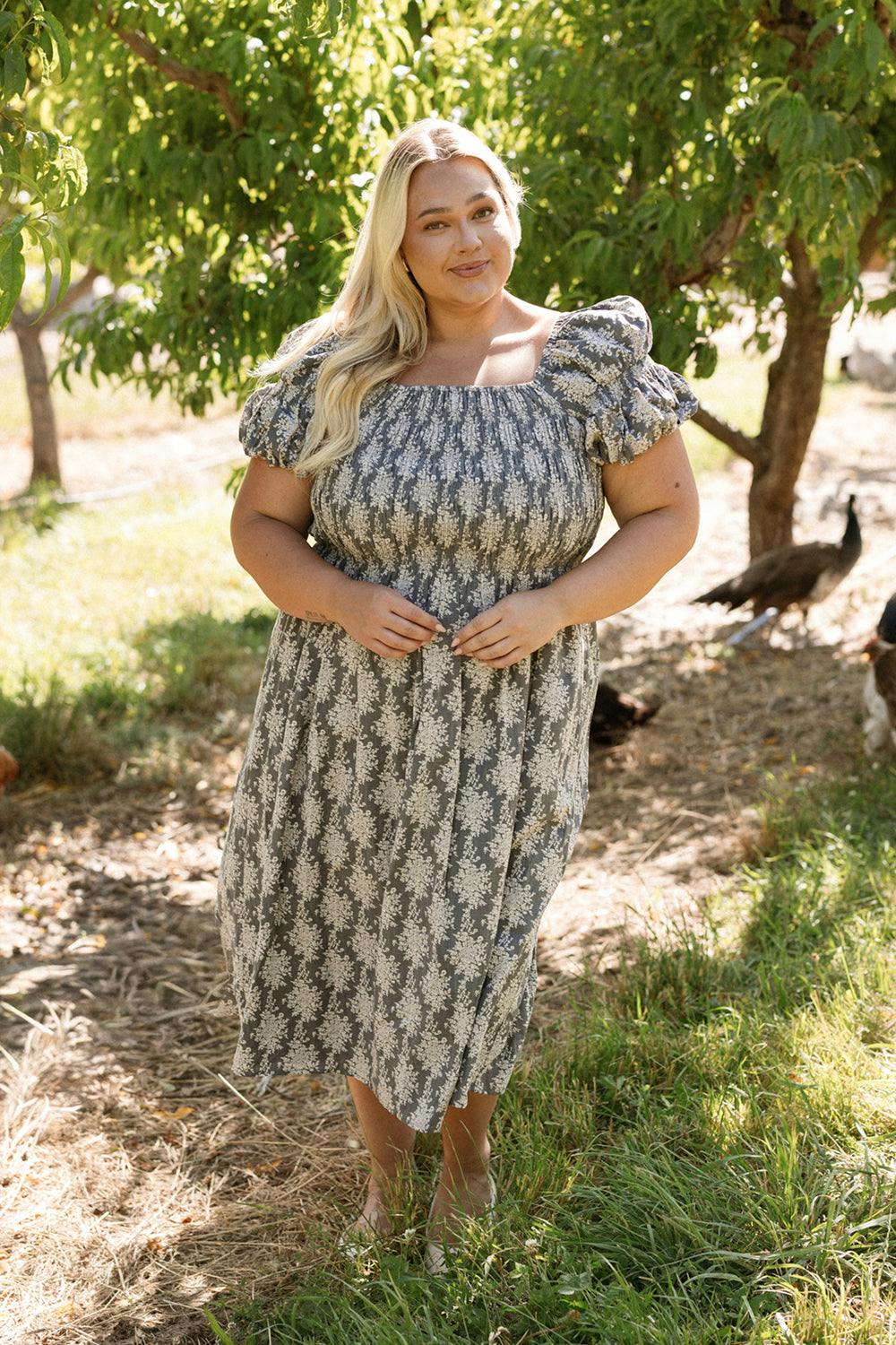 Lisa Dress in Jolie Fleur