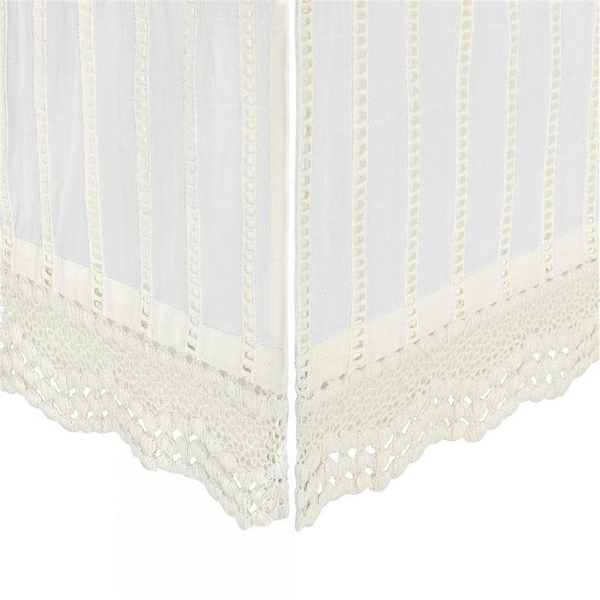 Off-White Lace Scallop Crib Skirt