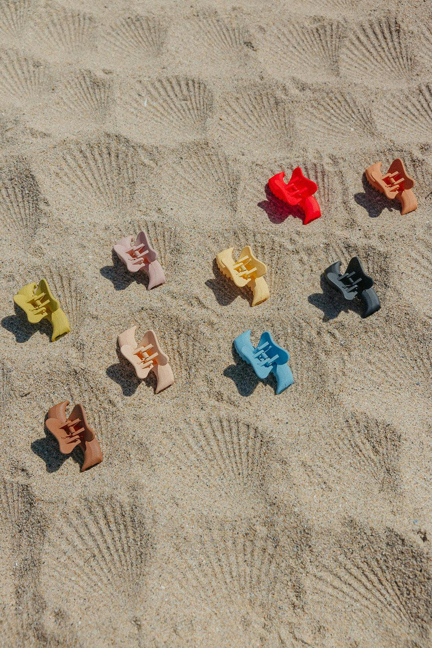 KAXI WAVY MINI HOLD EVERYTHING CLAW