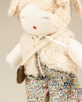 Pamplemousse Peluches Marguerite Doll