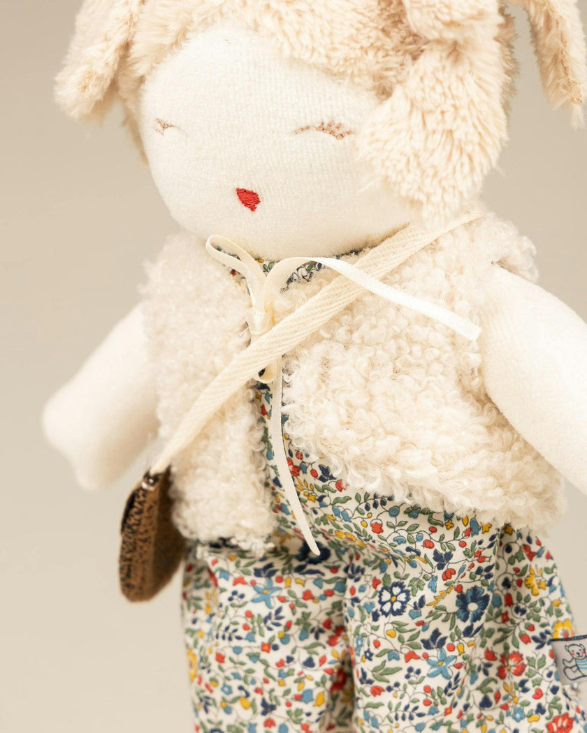 Pamplemousse Peluches Marguerite Doll