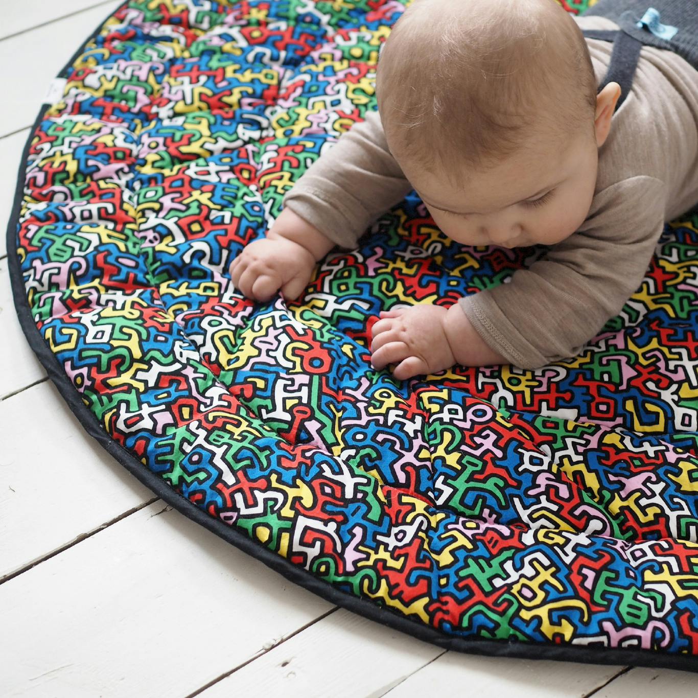 Etta Loves X Keith Haring Reversible Round Playmat