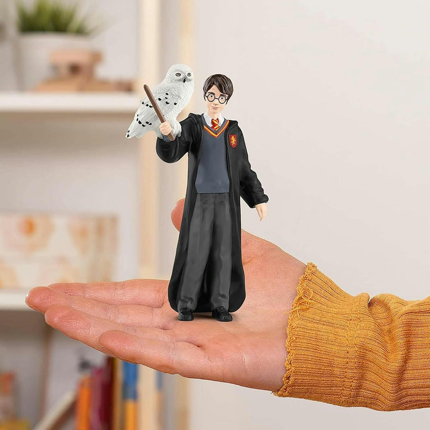 Schleich Wizarding World of Harry Potter: 2-Piece Set: Harry & Hedwig
