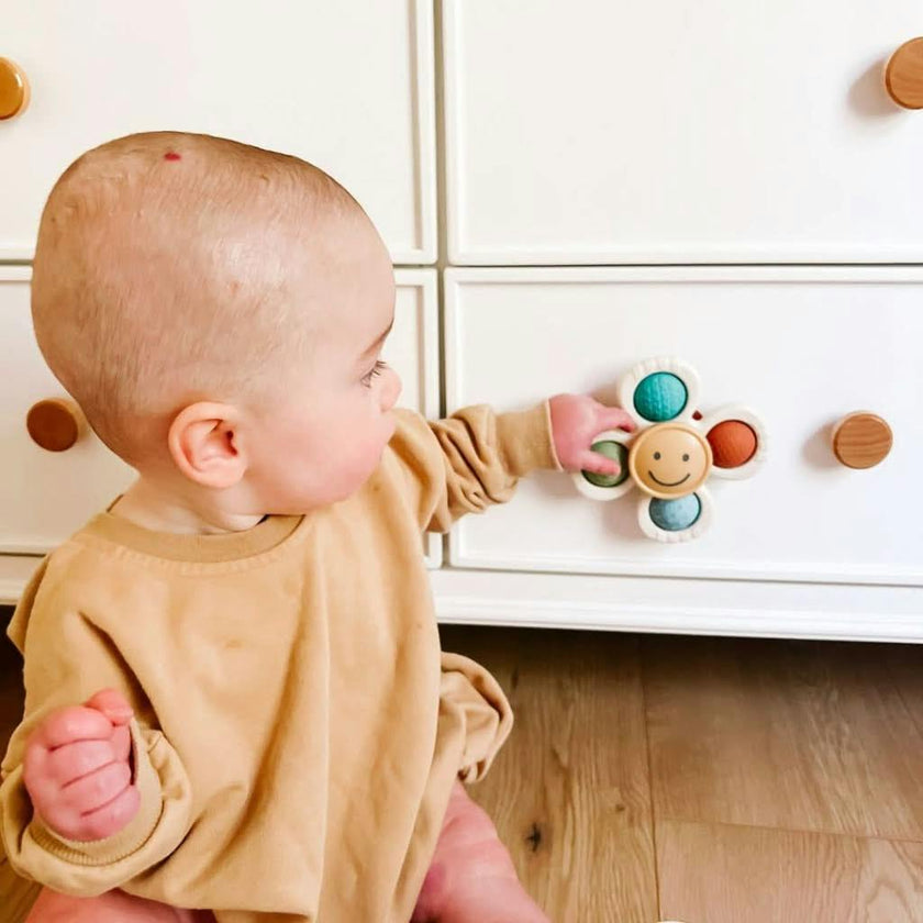 Itzy Pop & Whirl™ Fidget Spinner Travel & Bath Toy
