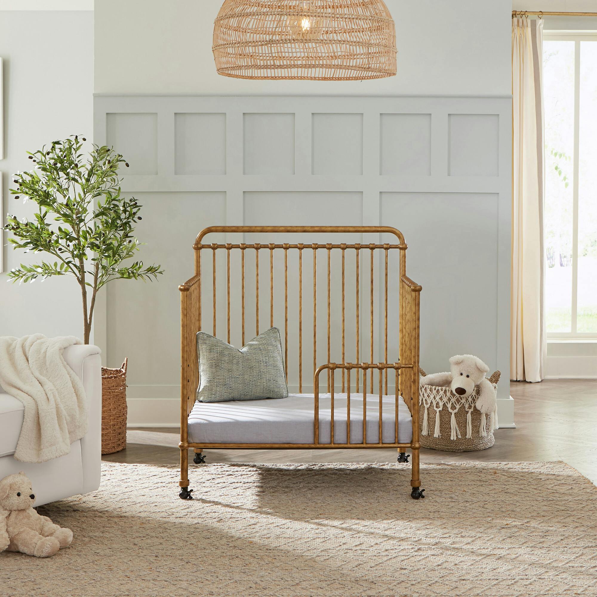 Winston 4-In-1 Convertible Mini Crib