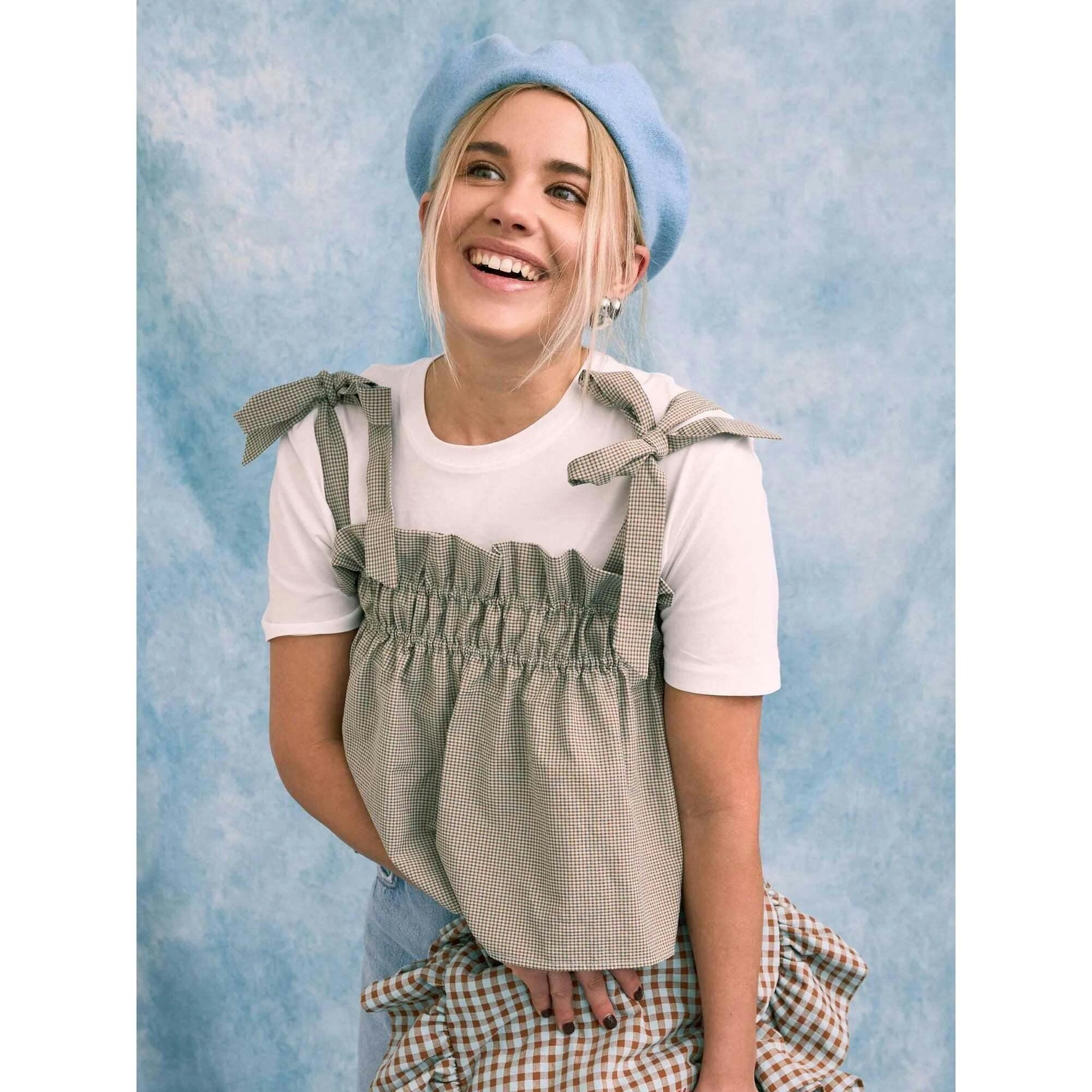women's wool beret - blue stars