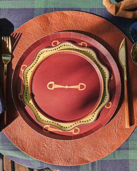 The Rider Dinner Plate Set - Cherry Wood