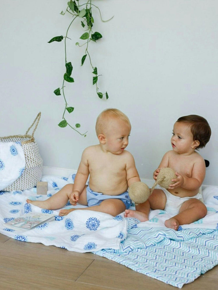 Organic Muslin Four-Layer Reversible Snug Blanket