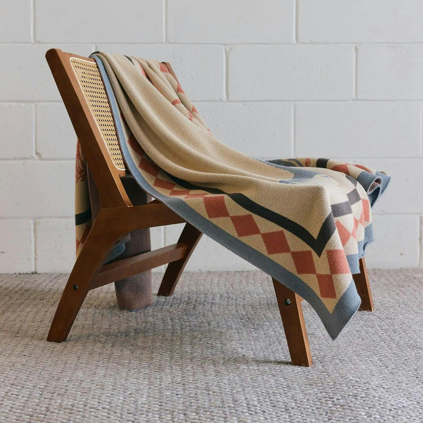 Un Beau Poisson Knit Blanket