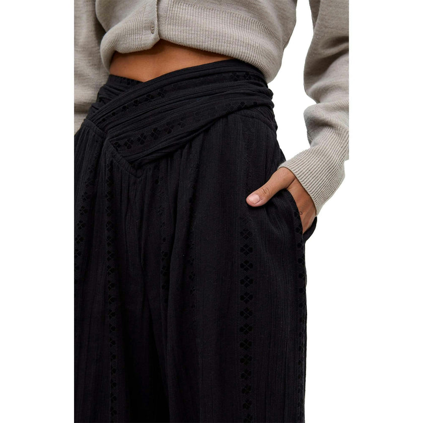 Farrah Wide Leg Jacquard Trouser