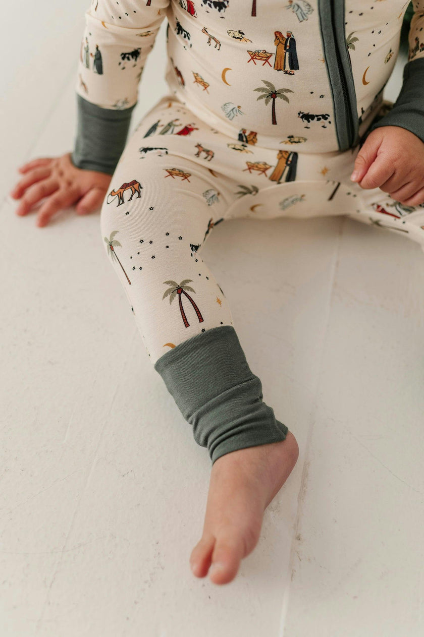 Long Sleeve Zip Romper in Nativity