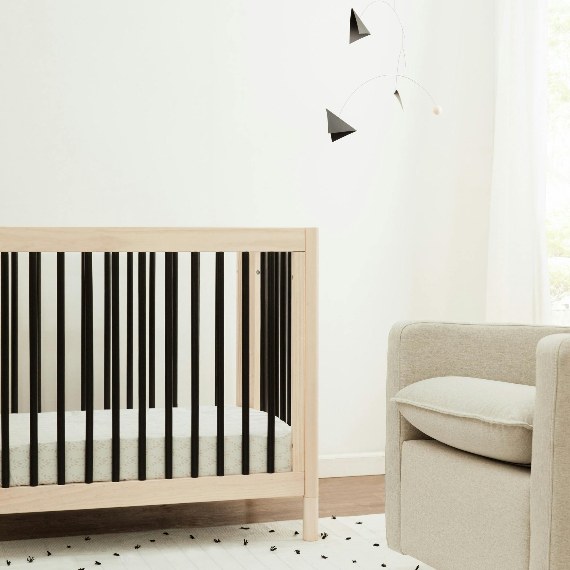 Gelato 4-In-1 Convertible Mini Crib