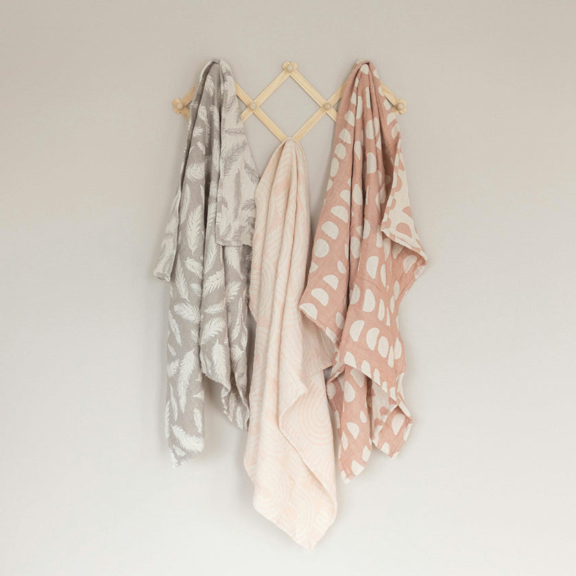 Cotton Jacquard Baby Blanket (Pink Rainbow)