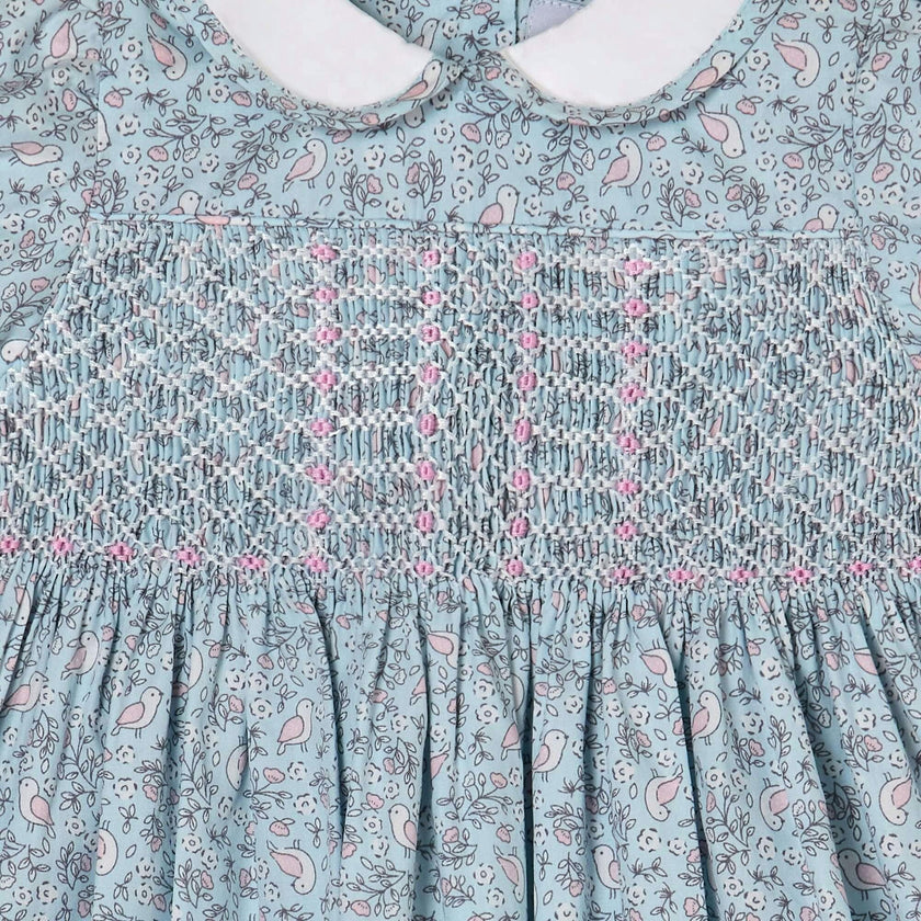 Hand-Smocked Girls Dress - Avis
