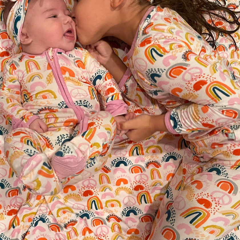 Stretchy Oversized Blanket - Rainbows Pink