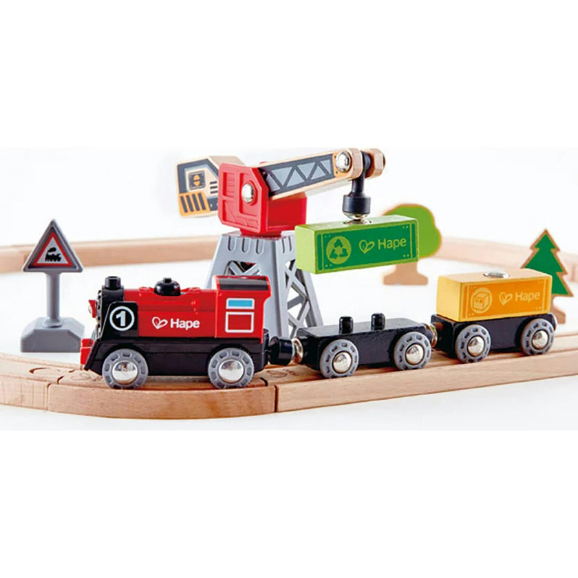 Hape: Cargo Delivery Loop&nbsp;- Battery Powered Engine