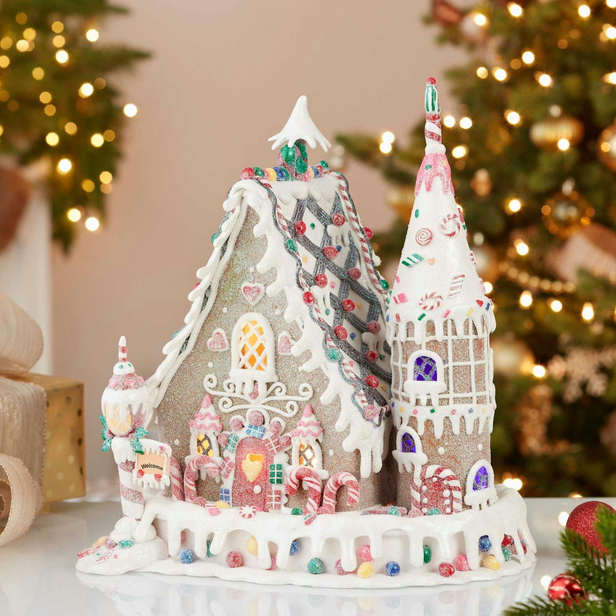 13-Inch Claydough Gingerbread Inn with C7 Bulb