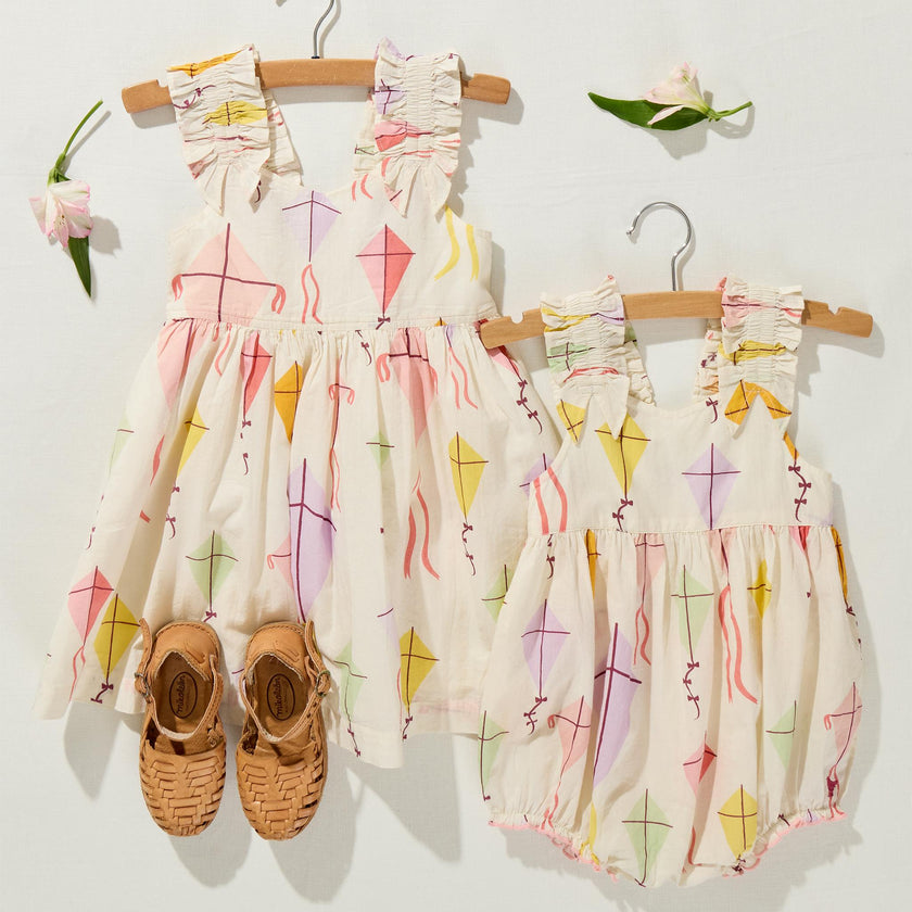 Baby Girls Via Bubble  - Flying Kites