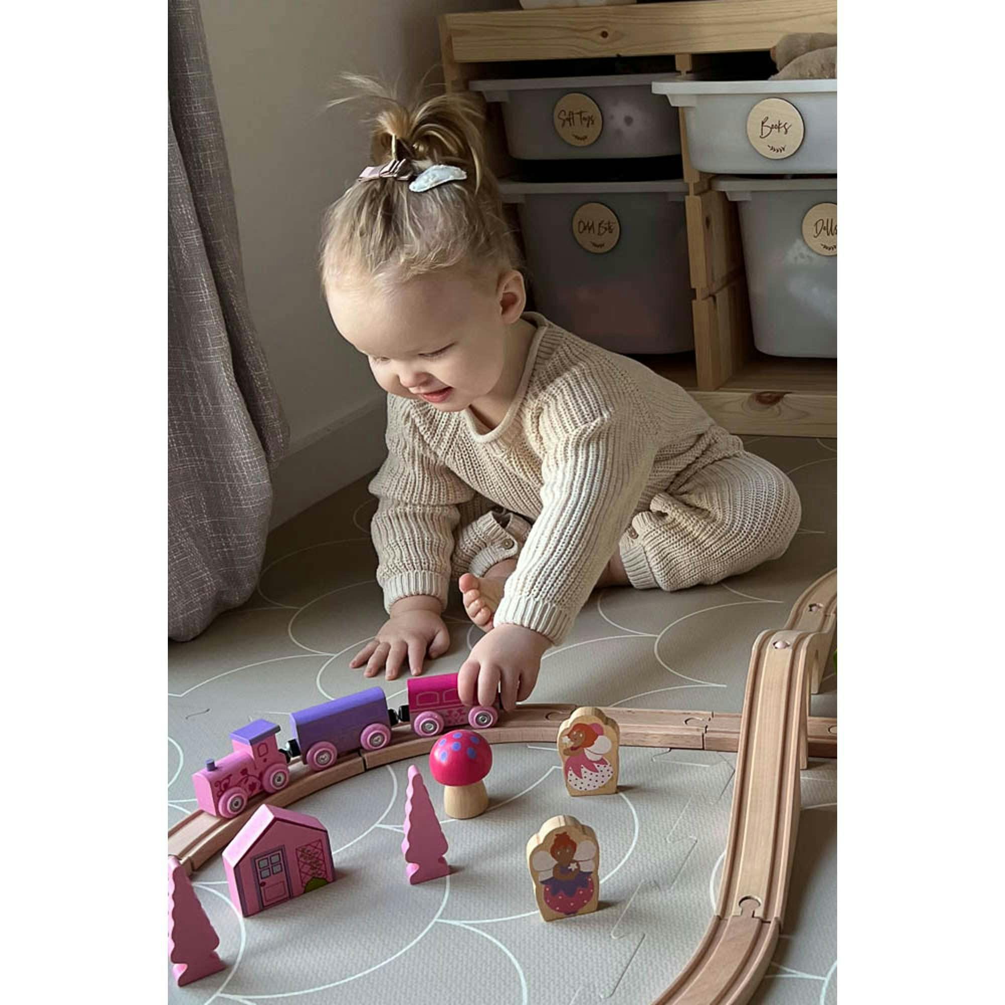 Fairy Figure of Eight Train Set
