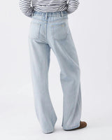 Billie Over Bump Jean Light Wash