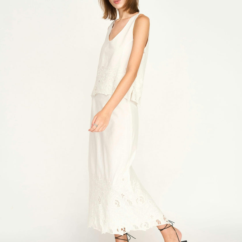 Lombok Skirt in White Embroidered Deco