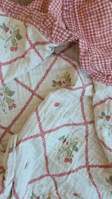 Ruby Strawberry Ruffle Quilt 6 Layer Gauze Blanket