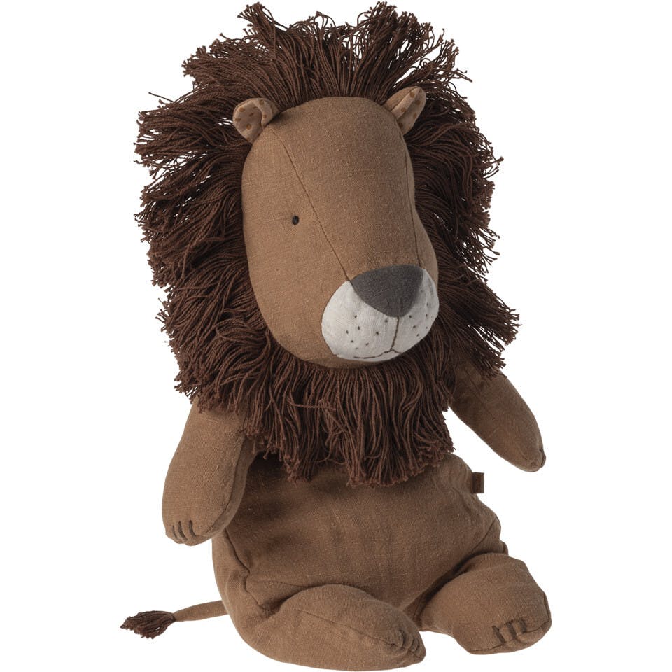 Lion, Medium