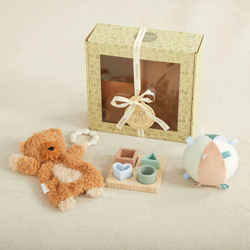 Hello Baby 6-9 Month Gift Set