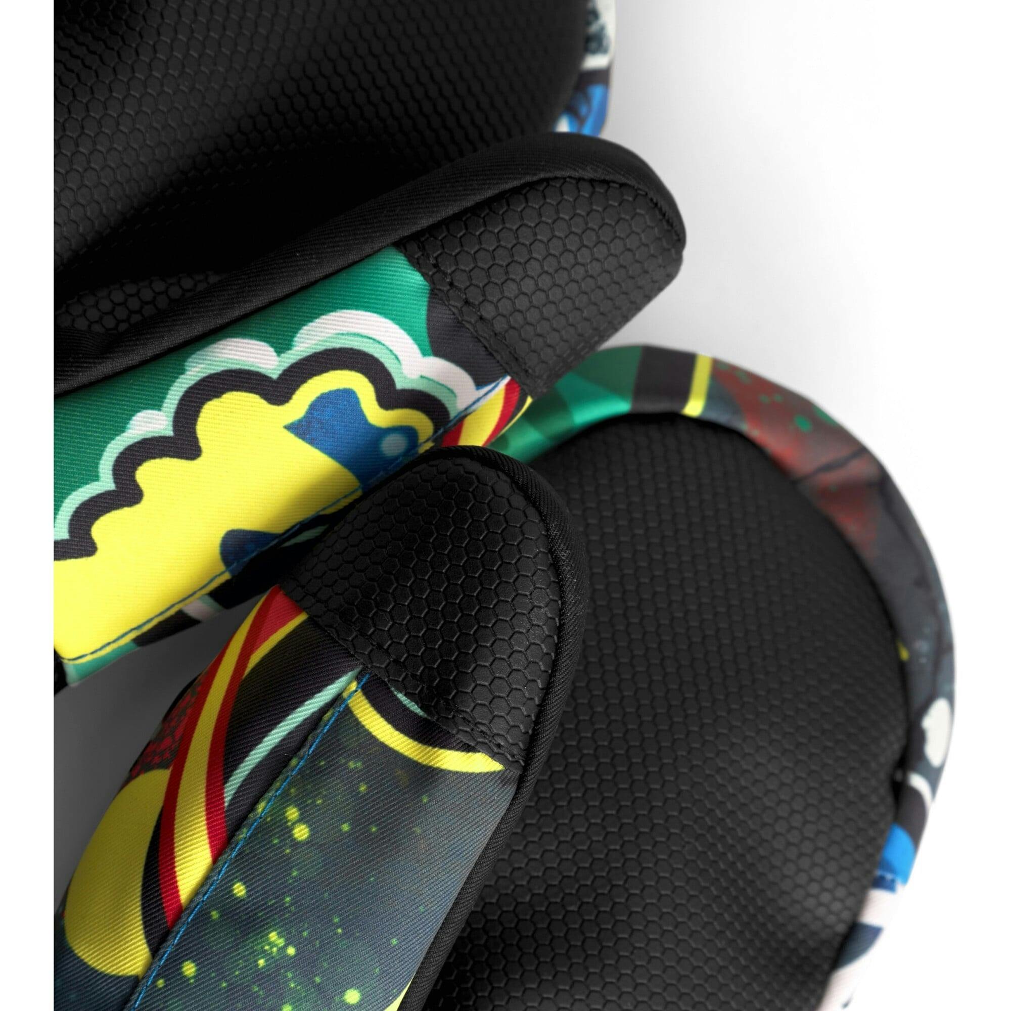 COSMO SPRAYPRINT Mittens, Prints