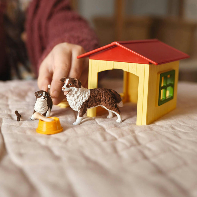 Schleich Farm World: Friendly House - 6 Piece Playset