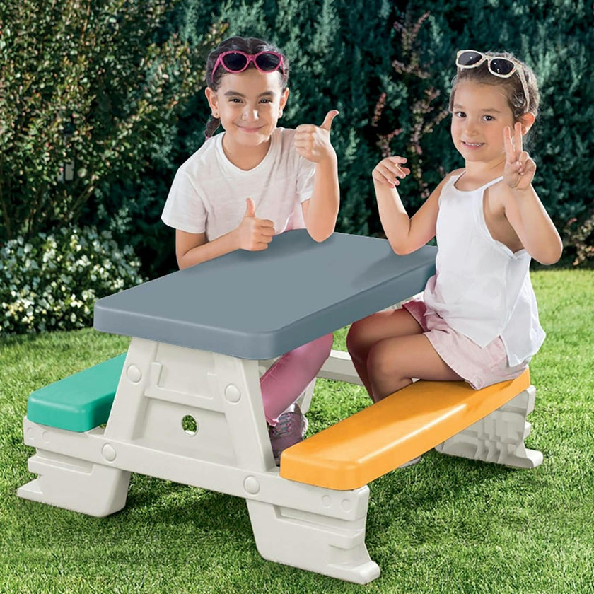 Dolu: Picnic Table for 4: White