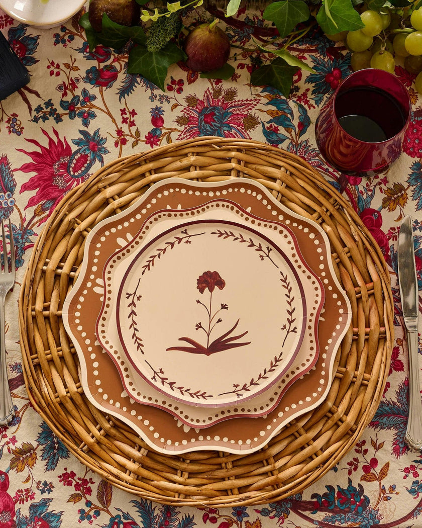 Plume Dinner Plate Set in Brass