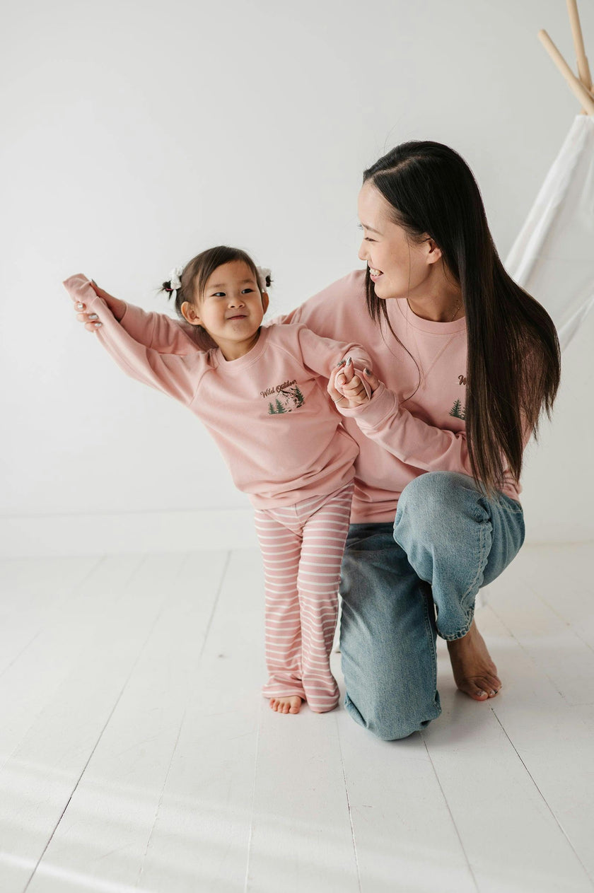 Girls Raglan Sweatshirt in Discover The Wild