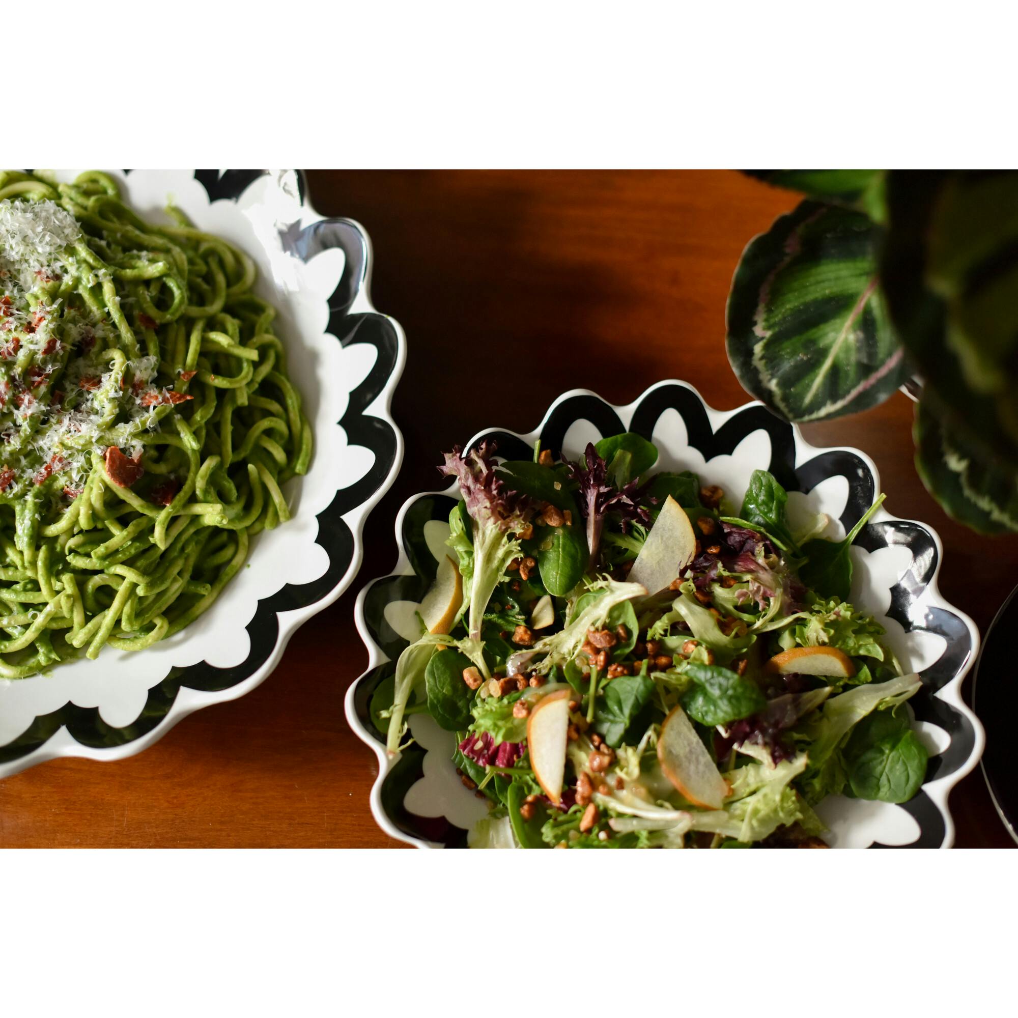 Black Arabesque Scallop 11 Pasta Bowl