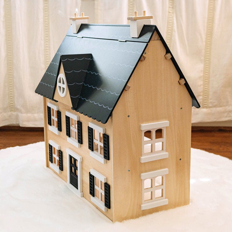 Dollhouse & Accessories