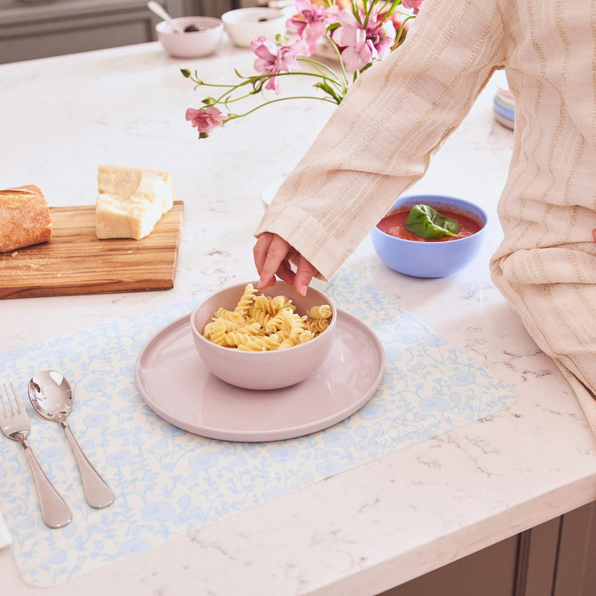 2 Placemats | Blue Toile | by robynblair x Recette